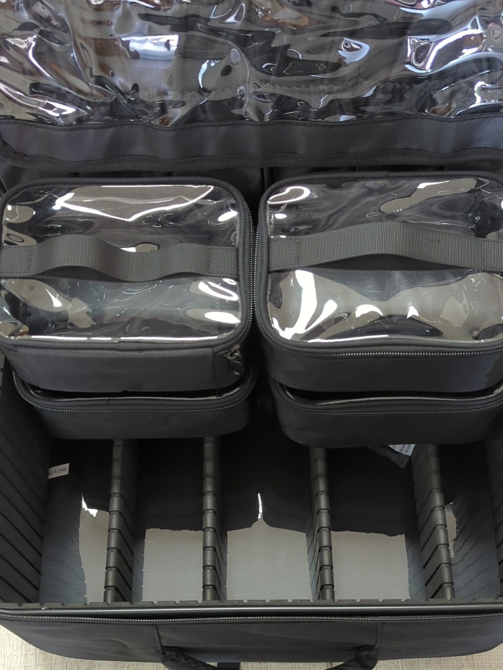 Reiavei Professional Travel Makeup Organizer - Picture 3 of 9